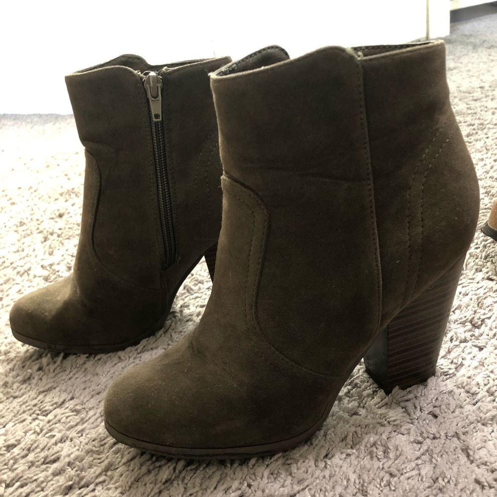 Suede Olive booties size 6